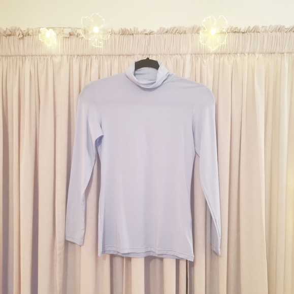 Uniqlo Sweaters - UNIQLO turtleneck Heattech light blue